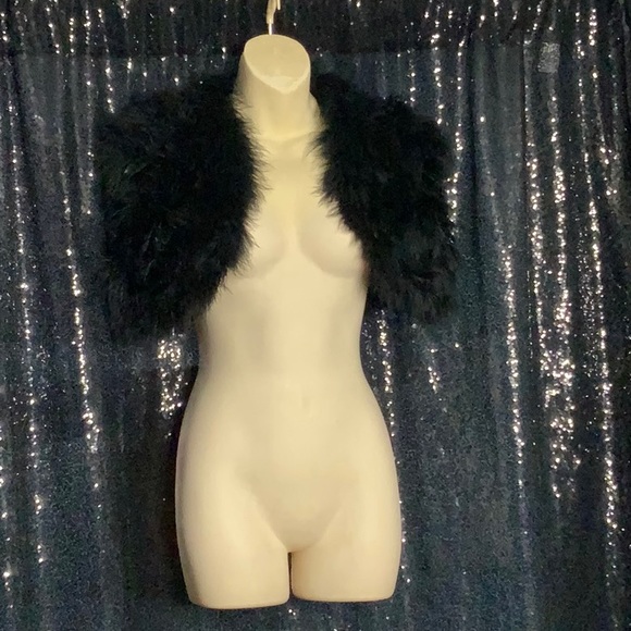 Beautiful little shrug from Marciano - Picture 2 of 6